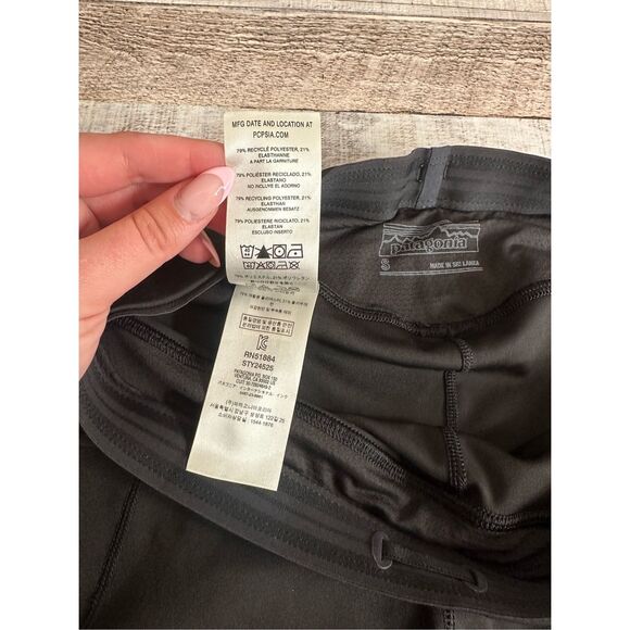 Patagonia Endless Run Capris Black Stretchy Yoga Running Athletic Pants | Size S - Picture 8 of 8